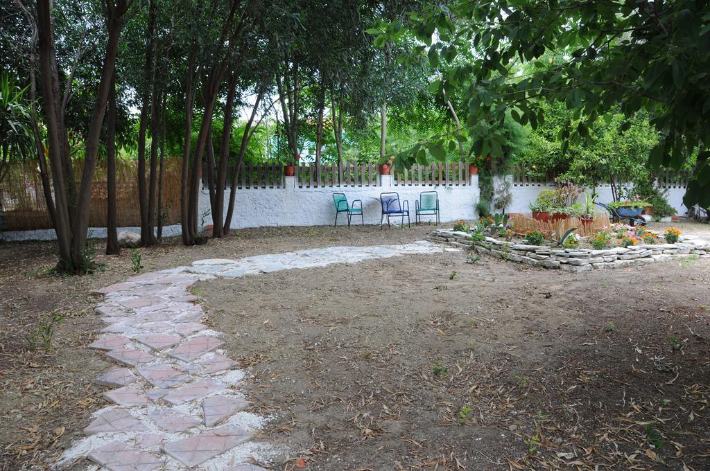 Appartement Vicky'S Garden à Kalamákion Extérieur photo